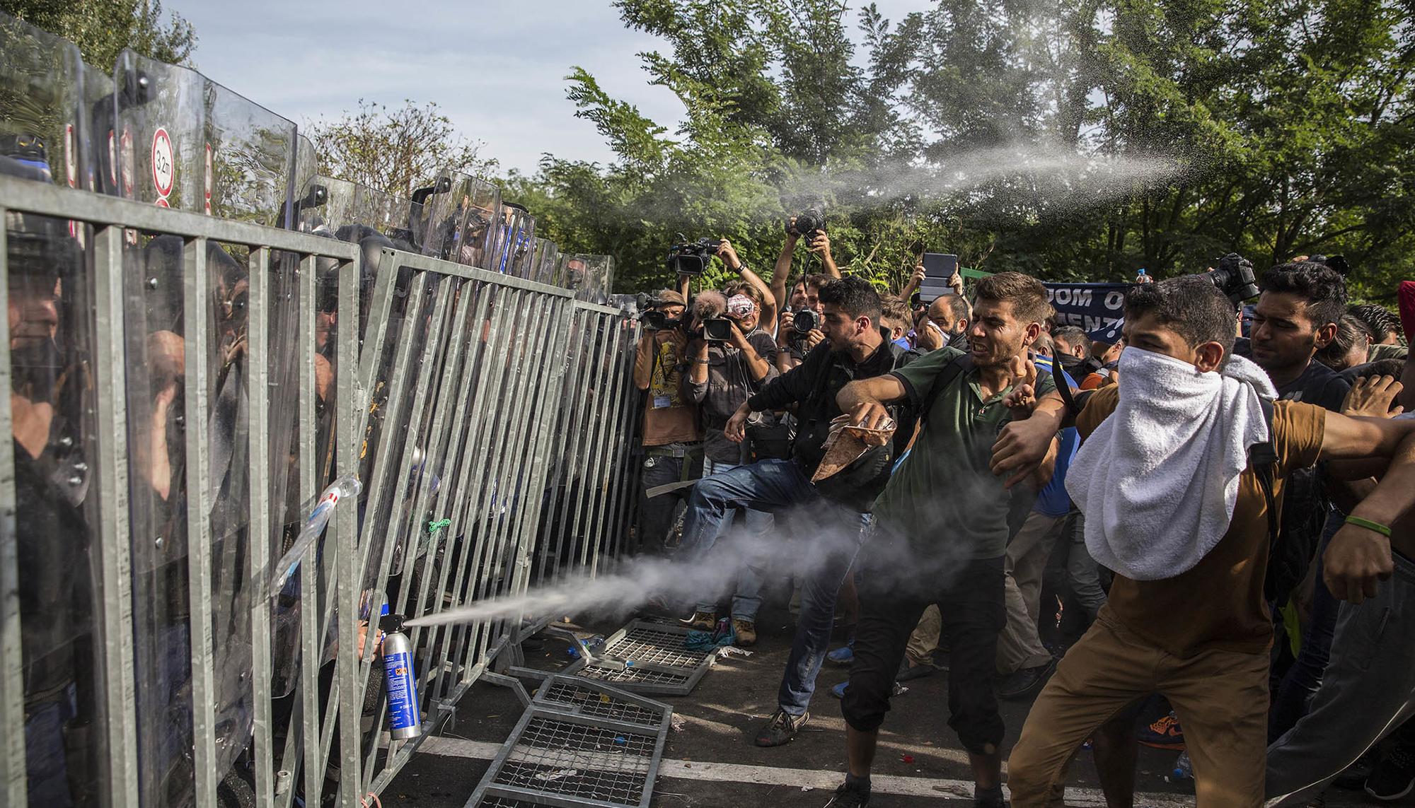 Refugiados frontera Serbia Hungria
